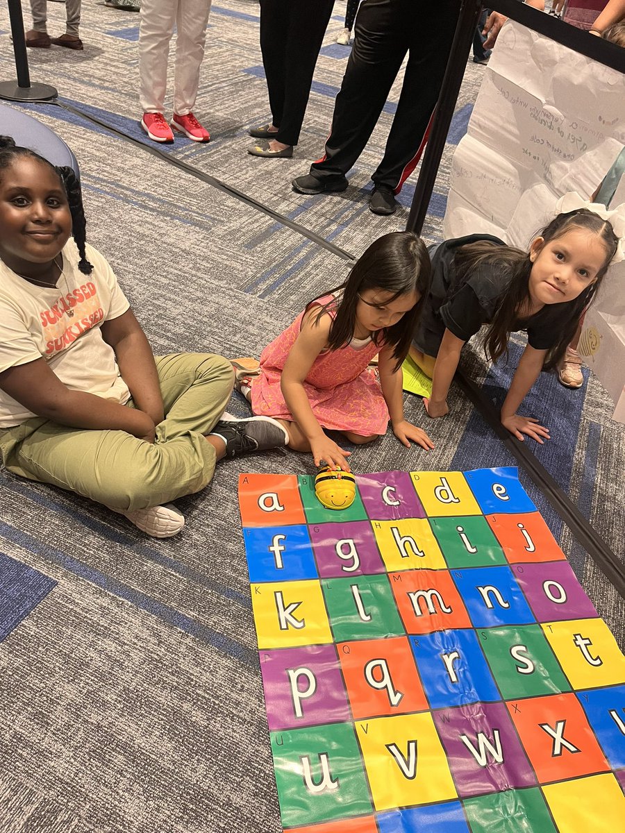 msayersclass's tweet photo. WOW I AM SO PROUD OF THESE GIRLS! We had so much fun at the #cfisdedtech tonight! We loved presenting about coding with Dash and Beebots! #BeAHooverHero #CFISDSpirit #BringingOutTheBest @HooverCFISD @CyFairISD https://t.co/6Y4xwQPW5p
