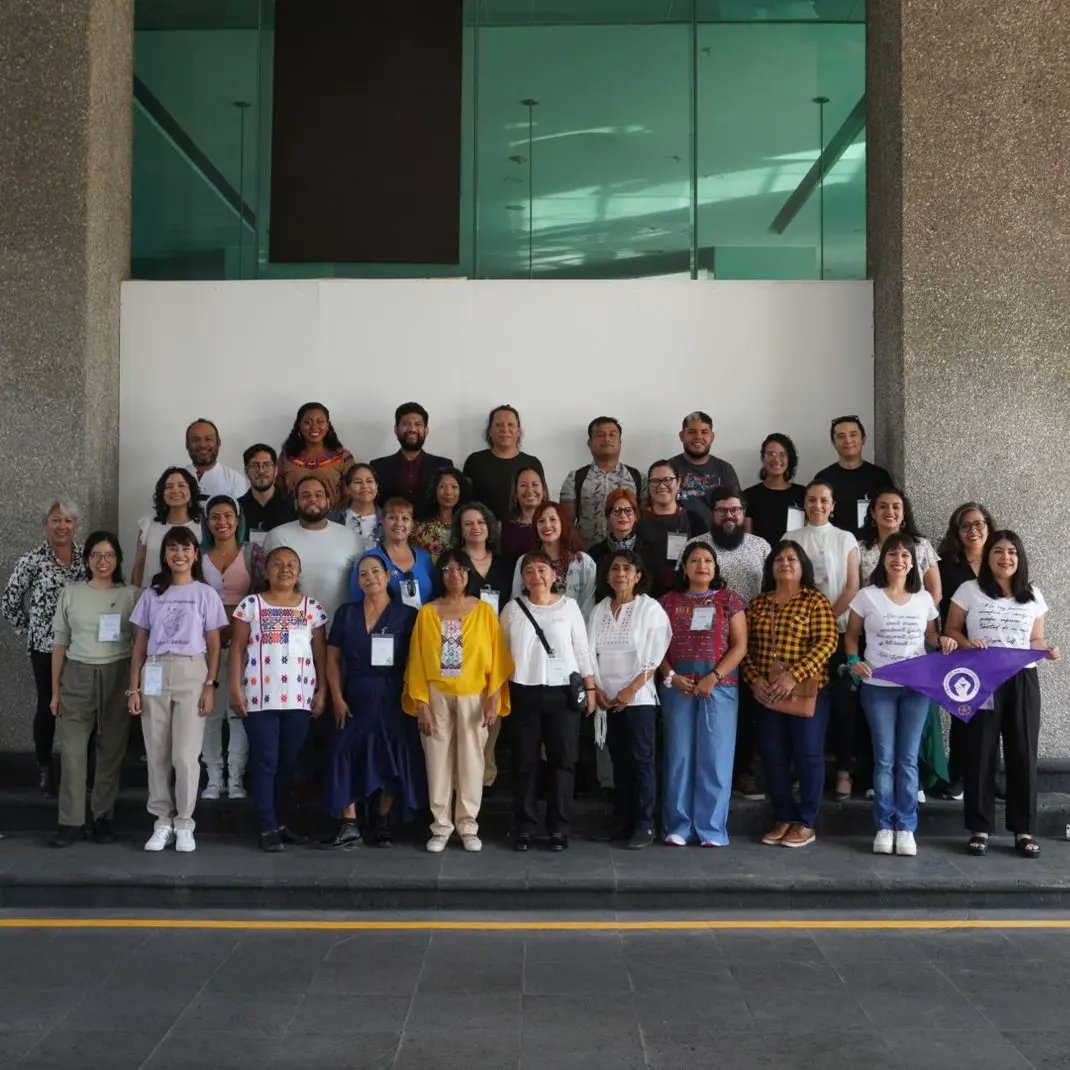 ChicasBiLess's tweet photo. Aquí ya concluimos el 1er Encuentro de co-partes de @AcentoLocal✌🏼

Gracias a todas las Organizaciones que nos compartieron poquito de sus luchas 🤗 y a todas las compañeras de Acento por hacerlo posible 🫶🏼

#AcciónLocal #ComunidadChicasBiLess https://t.co/Y0R8ogYThD