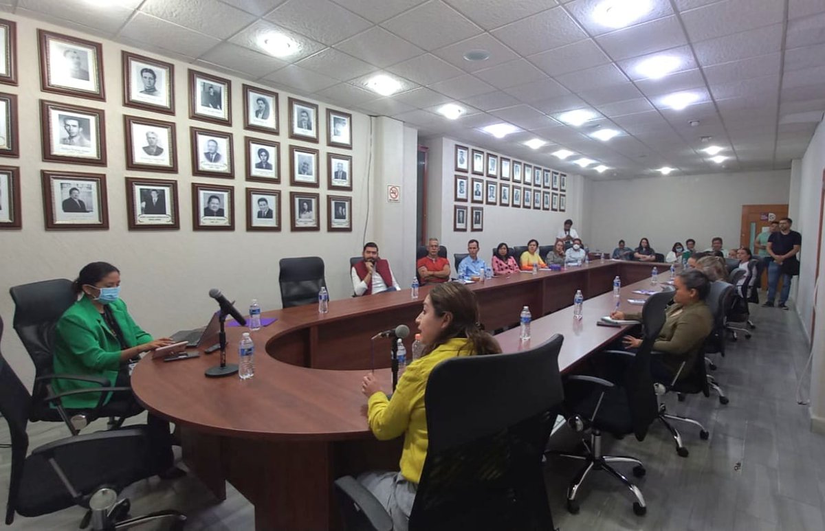Puebla_IEE's tweet photo. Para fomentar la prevención #ViolenciaPolítica y respeto de los #DerechosPolíticoElectorales de las mujeres🙋♀️♀️@SofiaMGorbea habla de #VPCM: Concepto, Reformas Legales, casos que Constituyen #VPRG y su Atención, ante funcionariado en @Gob_SanMartin📍 https://t.co/af9jKRDxYz