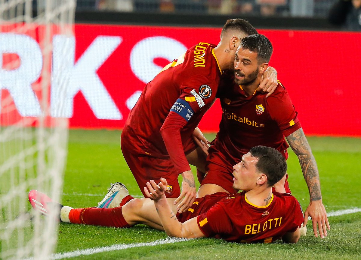 ActuFoot_'s tweet photo. Cinq clubs italiens sont encore représentés en Coupe d'Europe :

🇮🇹 Milan (LDC)
🇮🇹 Inter (LDC)
🇮🇹 Roma (Europa League)
🇮🇹 Juventus (Europa League)
🇮🇹 Fiorentina (Conference)

Le seul club italien éliminé durant ces 1/4 de finale : le Napoli, par un autre club italien (Milan). 😅 https://t.co/oRCqidQCLT
