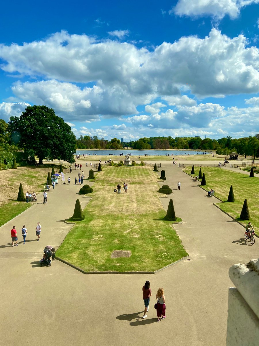AuthorSAdrien's tweet photo. This is a view from Kensington garden in London. It was absolutely inspiring to see where the royals lived and how they lived. Seeing this now is like time traveling, isn’t it?

#authortravels #london #kensingtongarden #writingresearch #bookresearch #historicalromanceresearch https://t.co/WWEIaFvRwg