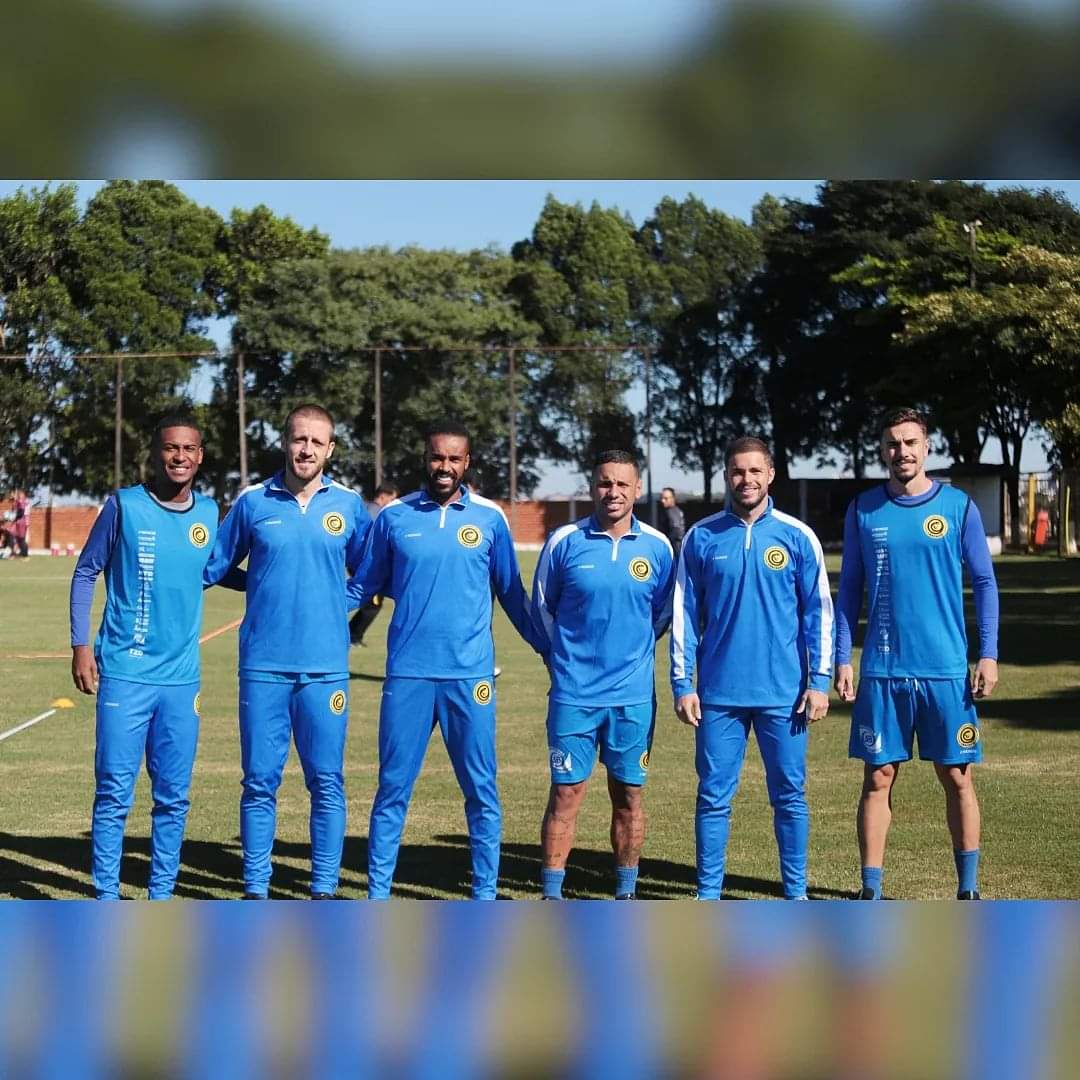 borafcc's tweet photo. Os reforços já estão com o grupo fazendo a intertemporada, se preparando para o início da série D 🟡⚫️
Lucas Franco, Guilherme Moller, Joanderson, Bruno Sena, Wanderson Lima, Thiago Rubim
#BoraFCC #SerpenteAurinegra #Cascavel
📸: FC Cascavel https://t.co/NXChJh4VyP