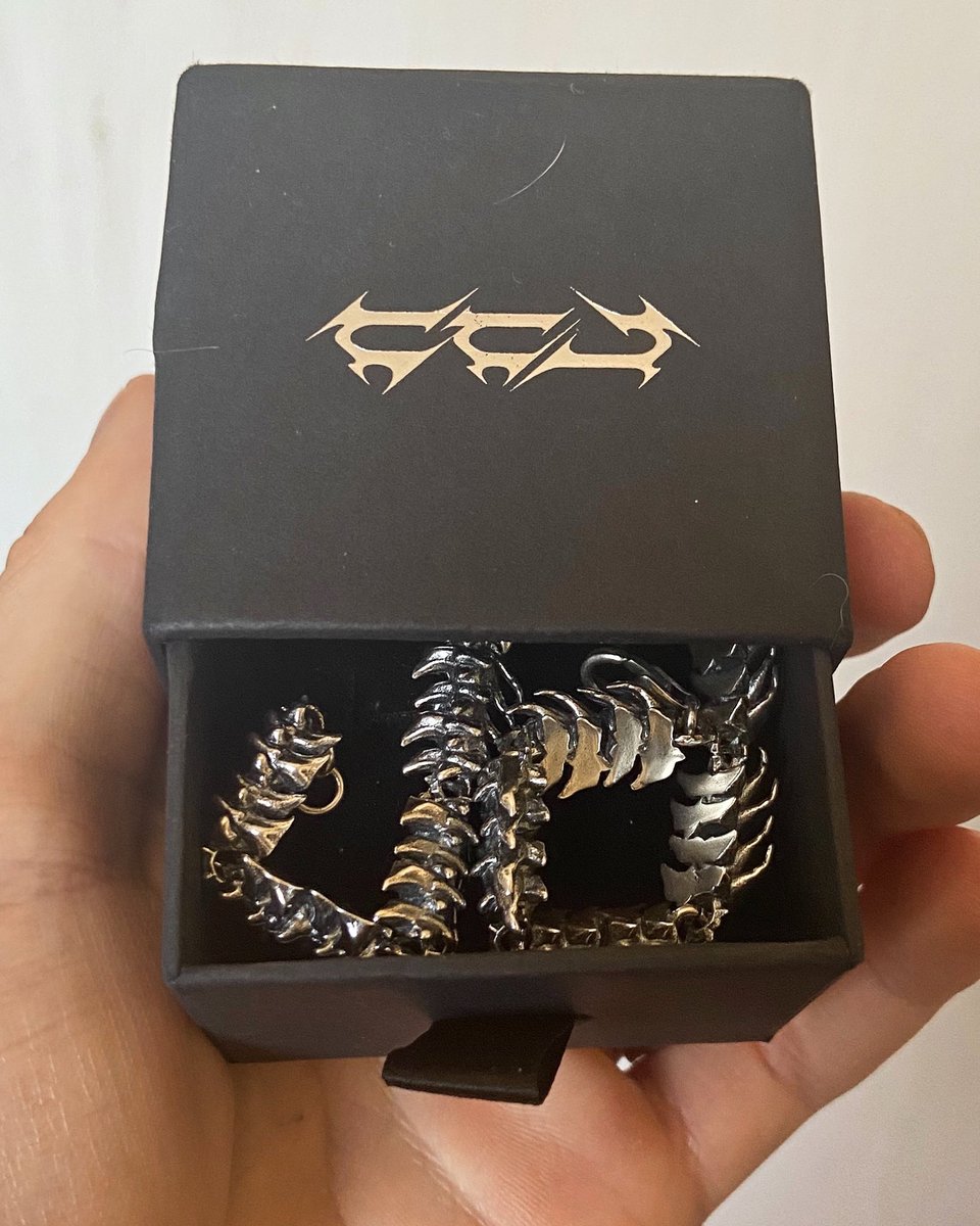 VENUSCHIVE's tweet photo. bracelet by caImcs https://t.co/wMuqrJYNDt