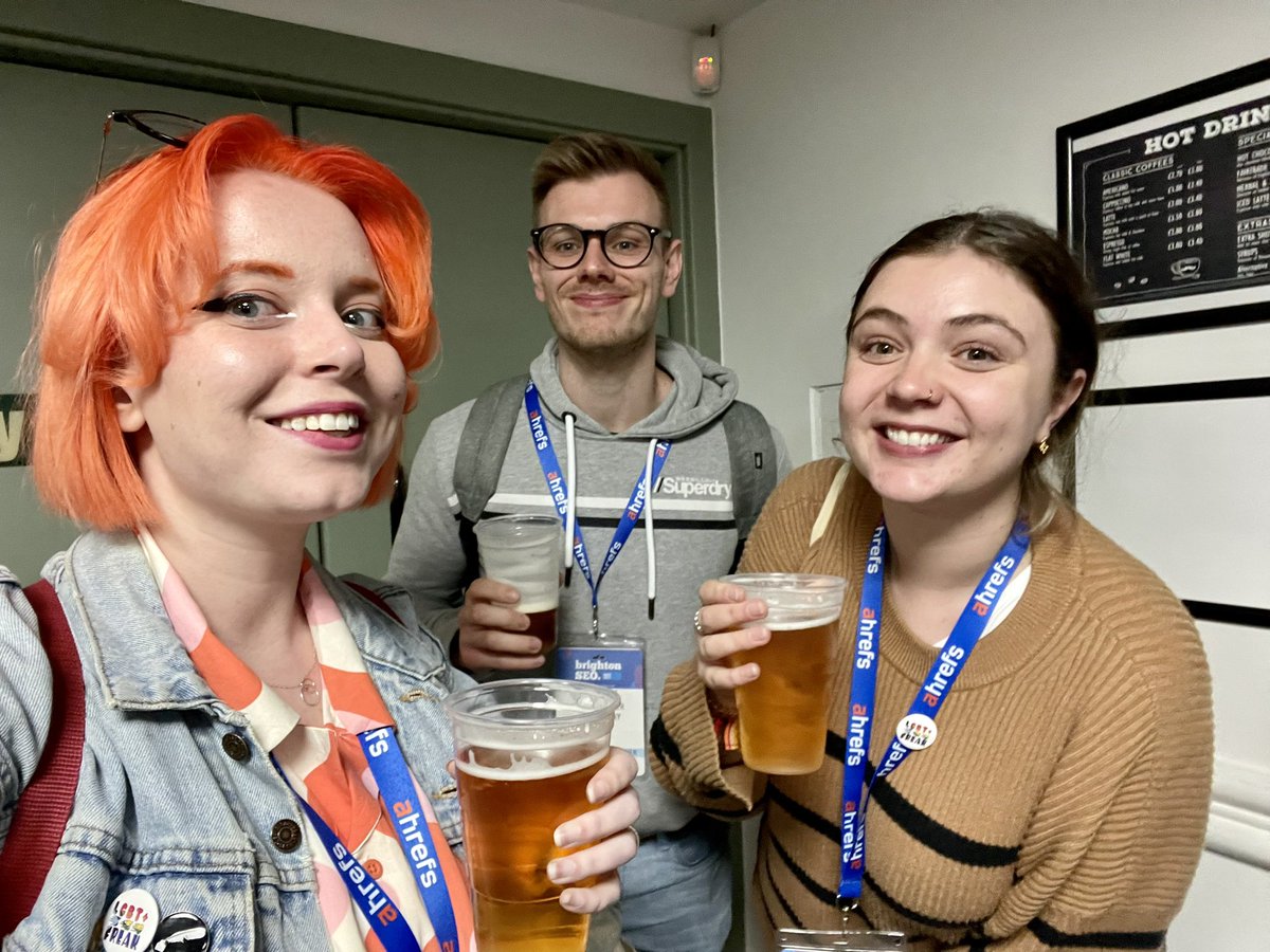 chloeivyroseseo's tweet photo. #BrightonSEO day one ft @CrystalontheWeb @cptntommy @tim_room_seo @lydia_seo_ 

Plus a bunch of queer SEOs 💓 https://t.co/AmW6j7D8sH