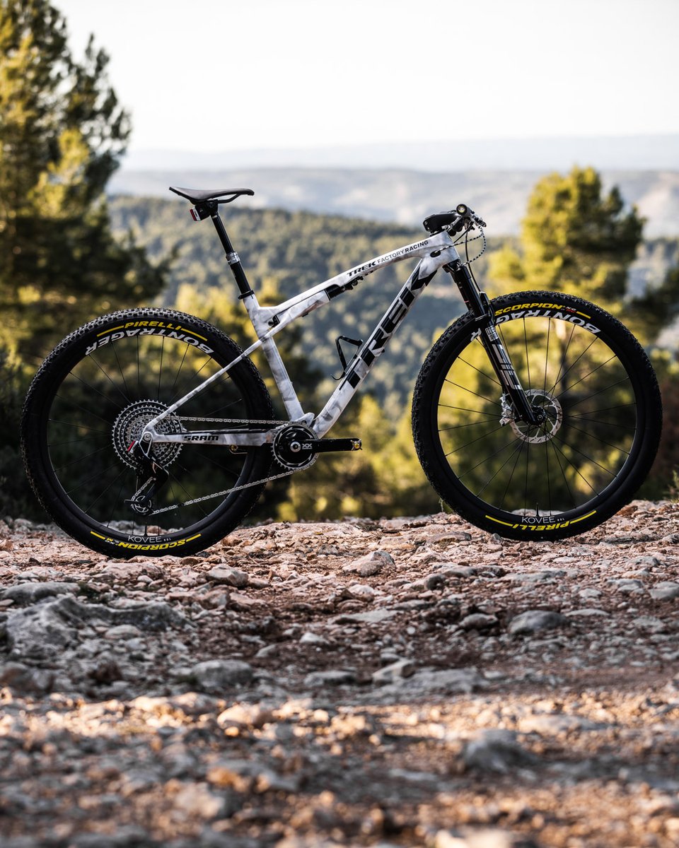TrekBikes's tweet photo. What's the saying? Imitation is the sincerest form of flattery? 🤓

#trekbikes #treksupercaliber #mtb https://t.co/zPhdfsslkz