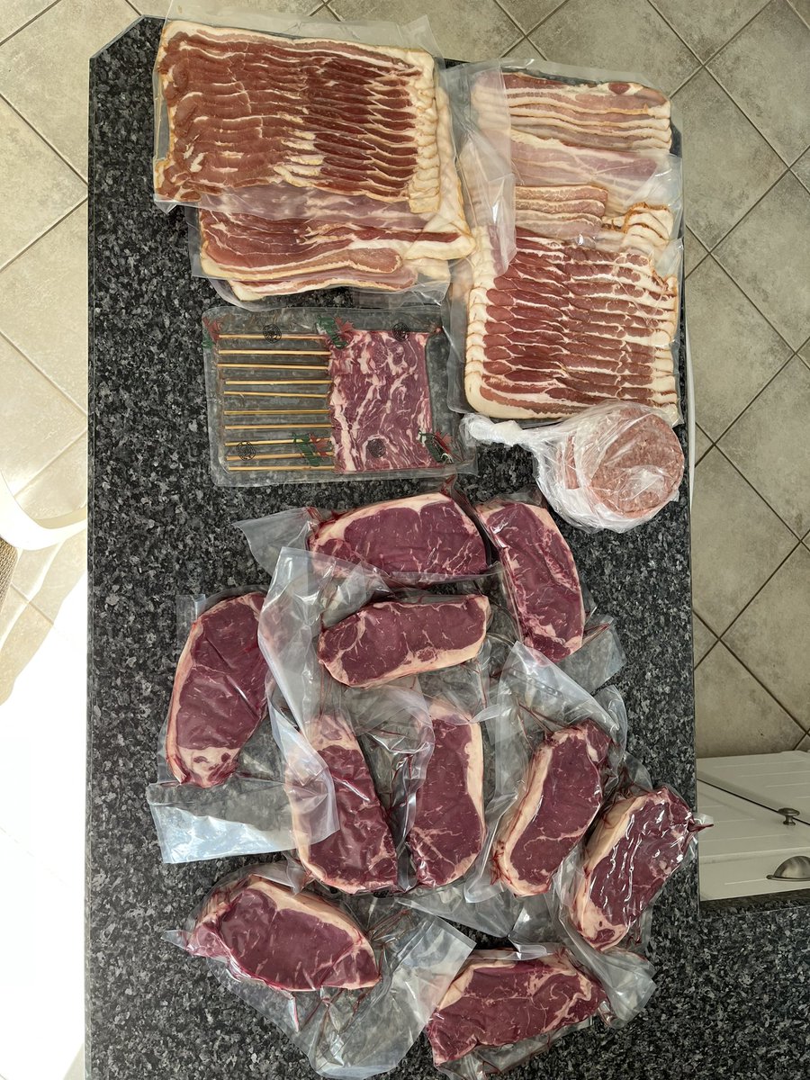 countrycyclist's tweet photo. Groceries for the week.
#carnivorediet #carnivore #bodybybeef https://t.co/Pgox6SBJa4