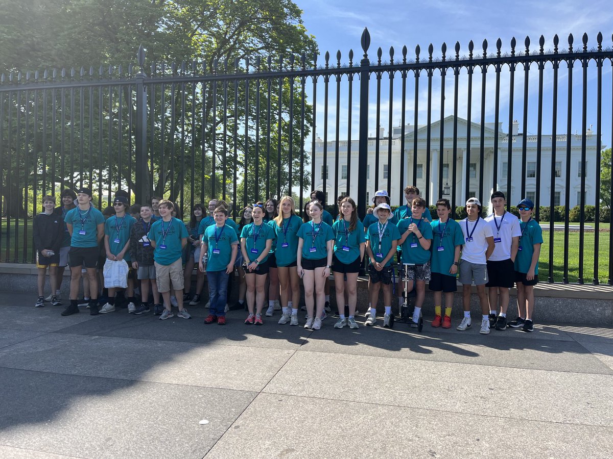 L_Washington12's tweet photo. Bus 1 at The White House #smsdc23 #sascompass #smslearn https://t.co/VWuIV3F7Lb