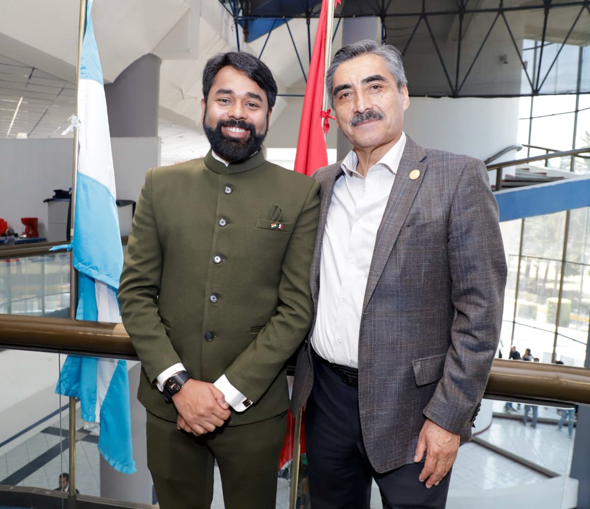 UAEH_OFICIAL's tweet photo. En el marco del primer día de actividades del FINI Festival Internacional de la Imagen, se realizó la Inauguración de la exposición “Lok mein ram (Rama entre la gente)” con la presencia del Dr-Abhinaw Raaj director del Centro Cultural “Gurudev Tagore”.
#UAEH #FINIXII #FINI2023 https://t.co/C7QTlNvQBL