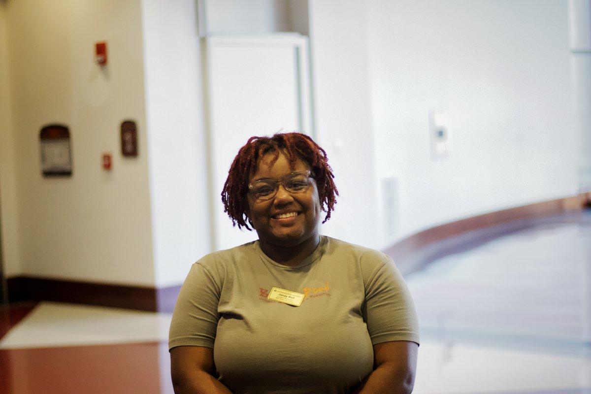 wkurg's tweet photo. This week’s RG Spotlight is on Janay Bell! Make sure to check out our Instagram and Facebook to read more about Janay!
#wku #westernkentuckyuniversity #westernkentucky #kentucky #college #campus #university #wkurg #restaurantgroup #bigred #toppers #hilltoppers https://t.co/ZP29bqKM7O