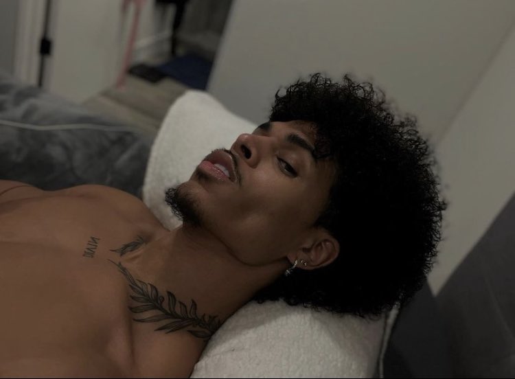 MiinajSpicee's tweet photo. Face Reveal ❤️ ( deleting soon) 😭 https://t.co/axJLx9t8lR