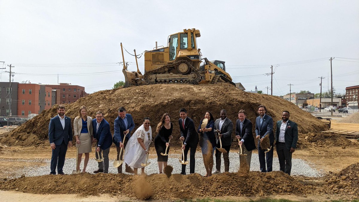 CincinnatiPort's tweet image. We were thrilled to attend the groundbreaking ceremony for the Lincoln &amp;amp; Gilbert project. We are proud to partner with @PennroseCompany &amp;amp; @walnuthillsrf to bring new affordable housing options to the Walnut Hills community. Congrats to everyone who made this project a reality!