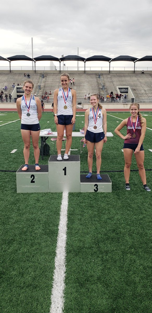 kingwoodxctf's tweet photo. Kingwood girls get the job done once again the 1600!! On to the next round! https://t.co/mMFbu517iS