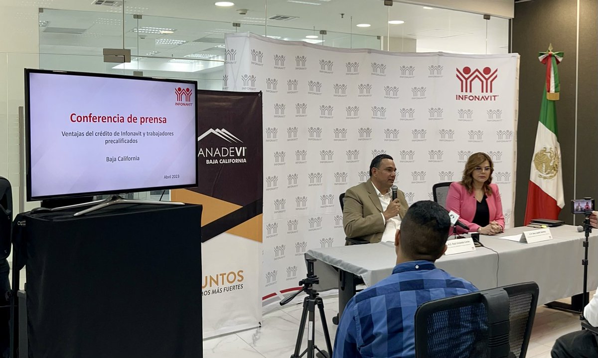 AnaLizethGomez's tweet photo. El día de hoy en rueda de prensa en conjunto con la Canadevi informamos que en el Estado de Baja California hay más de 360,000 derechohabientes que actualmente podrían solicitar su #Creditoinfonavit
#infonavitbc
#SabiasQue https://t.co/vIHIqG8xxj
