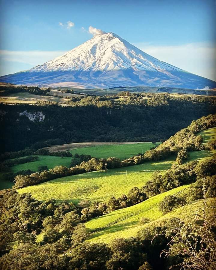 RobinsonCede23's tweet photo. @CNNEE Cotopaxi 🇪🇨 https://t.co/9FBBWBGo40