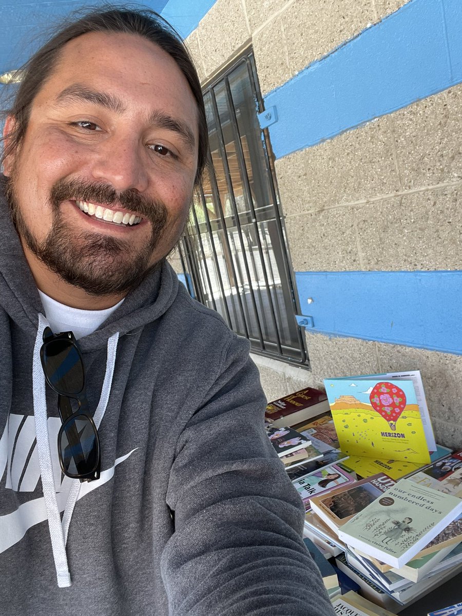 DanielVandever's tweet image. Nothing but love for Tsé Bit A'í Middle School for turning up for my reading at DC-Shiprock. Engaging with the youth is the best part of being an author 🙌. I also dropped off two signed copies of #Herizon at the Shiprock Chapter House’s book giveaway. #NativeKidLit
