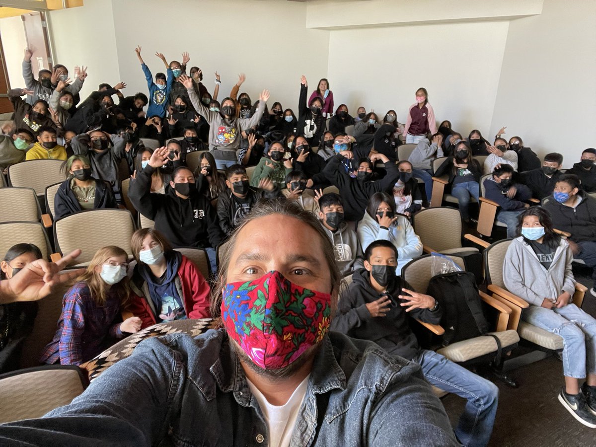 DanielVandever's tweet image. Nothing but love for Tsé Bit A'í Middle School for turning up for my reading at DC-Shiprock. Engaging with the youth is the best part of being an author 🙌. I also dropped off two signed copies of #Herizon at the Shiprock Chapter House’s book giveaway. #NativeKidLit