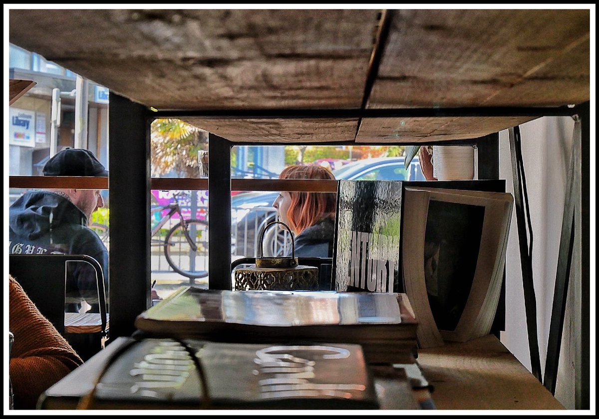 rekoobb's tweet photo. First time back in my cafe haunt @coffeedoceb since forever ~ A warm welcome always nice #outsideinside #Photography https://t.co/0L6alRdLBl