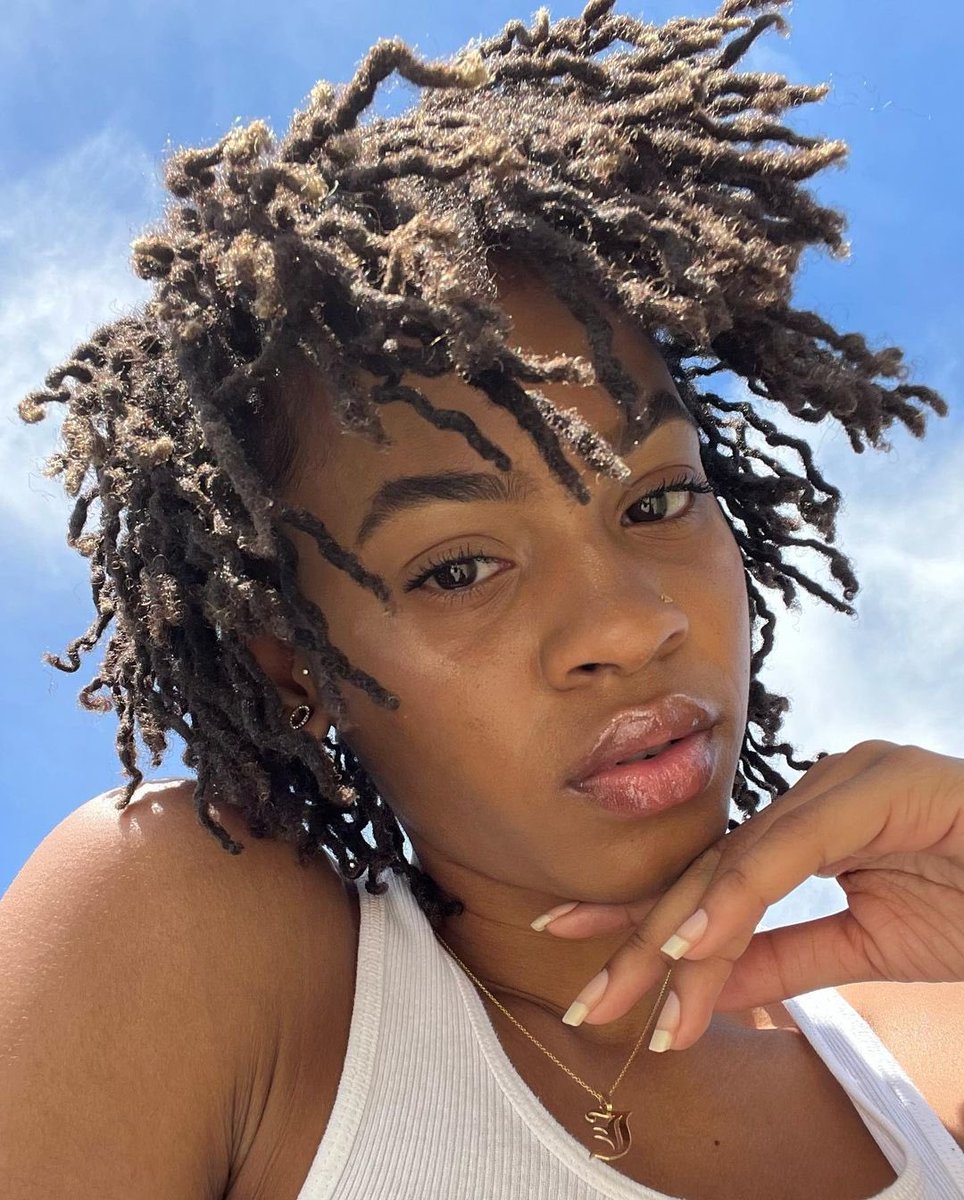 18_locs's tweet image. 🤎🤩🤎
•
📸: @TheLocDon 👸
•
Want The Perfect Loc Wash Products for your Loc? ( ‼️CLICK ON THE LINK IN OUR BIO‼️
•
•
#microlocs #locs #sunkiss #locs_18 #locs_18_pic