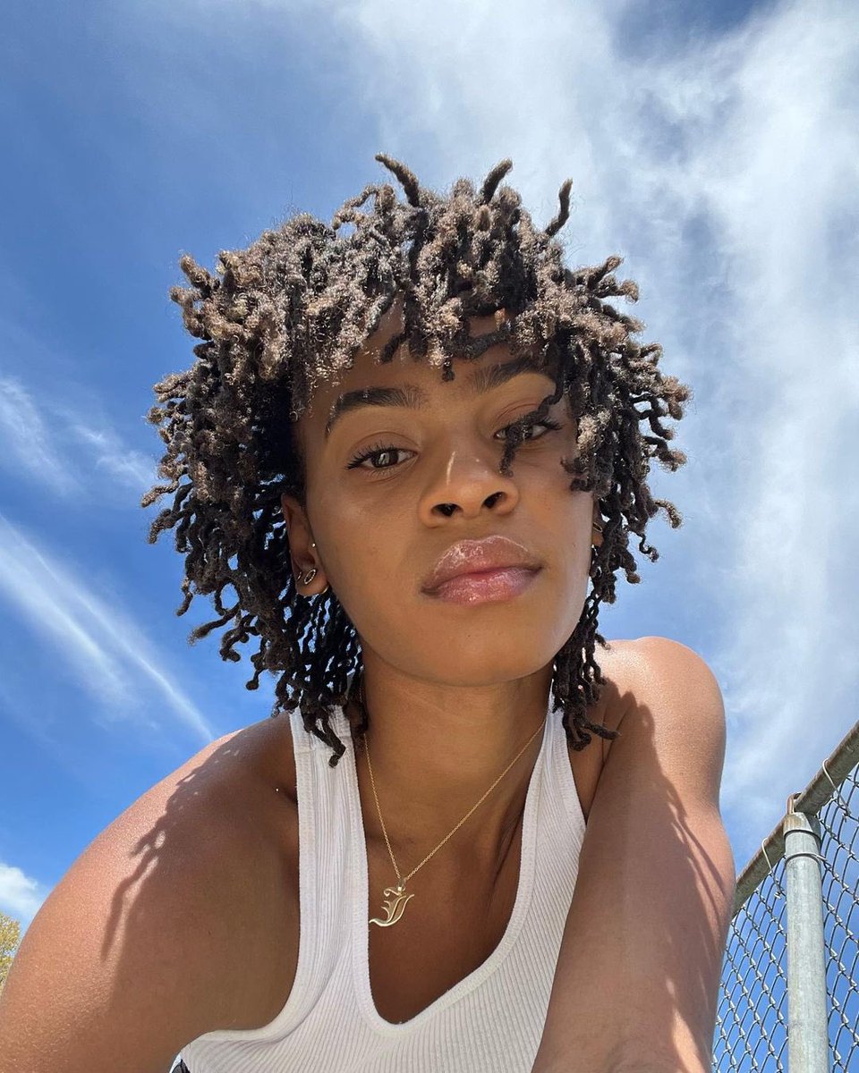 18_locs's tweet image. 🤎🤩🤎
•
📸: @TheLocDon 👸
•
Want The Perfect Loc Wash Products for your Loc? ( ‼️CLICK ON THE LINK IN OUR BIO‼️
•
•
#microlocs #locs #sunkiss #locs_18 #locs_18_pic