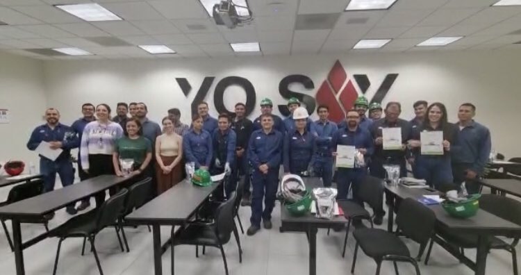 BosqueUrbExtra's tweet photo. Hoy impartimos un taller de #Compostaje y manejo de #ResiduosOrgánicos a la empresa #ALMEX 🤩
Cada participante se llevó su bolsa de composta. En #BosqueUrbanoDeExtra queremos impulsar la #EducaciónAmbiental en organizaciones públicas y privadas.
¡Gracias #ALMEX! https://t.co/TLnkbIrais
