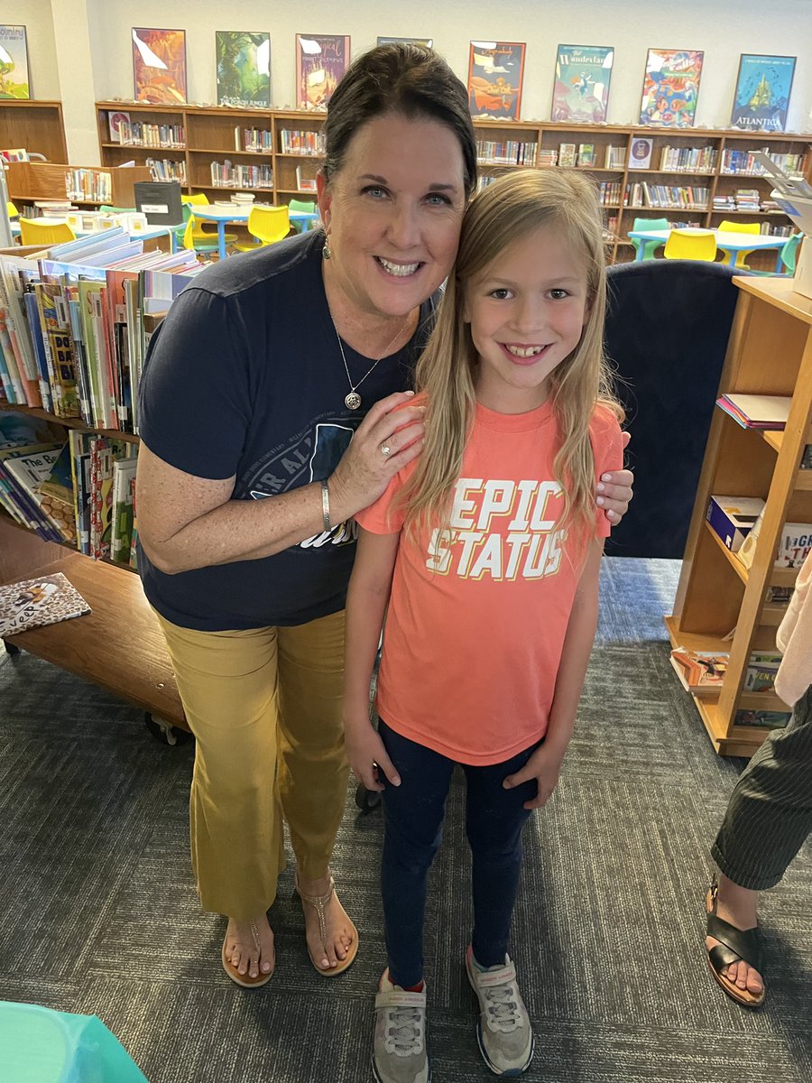 MsDant2_WLES's tweet photo. I had the BEST time eating ice cream and playing games with this sweet 2nd grader! Thank you @wlespta for having the silent auction at the carnival. @WillisLaneES @wles2ndgrade https://t.co/YJ6ArCgpyA