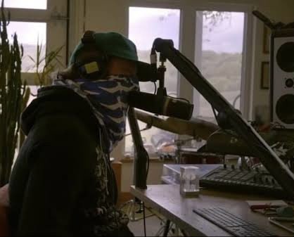 ervemore's tweet photo. THREAD: Quem é “Bon Iver”? Conheça mais sobre a banda alternativa que participou de duetos como “exile” e “evermore” com Taylor Swift. https://t.co/jLpsyo3xOF