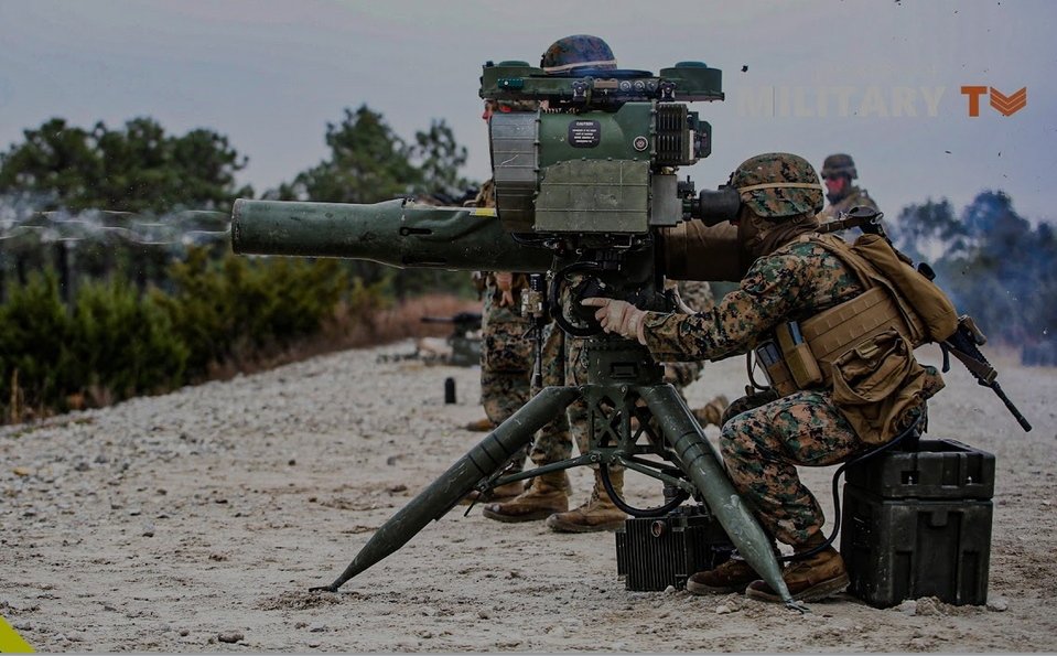 l_acquitter's tweet photo. "TOW" "Tube-launched, Optically-tracked, Wire-guided" وهو #صاروخ موجه مصمم للاستخدام من قبل الجيوش للتعامل مع المركبات المدرعة والأهداف الأخرى يعتبر من الأسلحة المضادة للدبابات الفعالة وتستخدمه العديد من الدول و.م.أ و #بريطانيا كان السلاح المفضل للمعارضة #السورية https://t.co/UecI9DbVrT