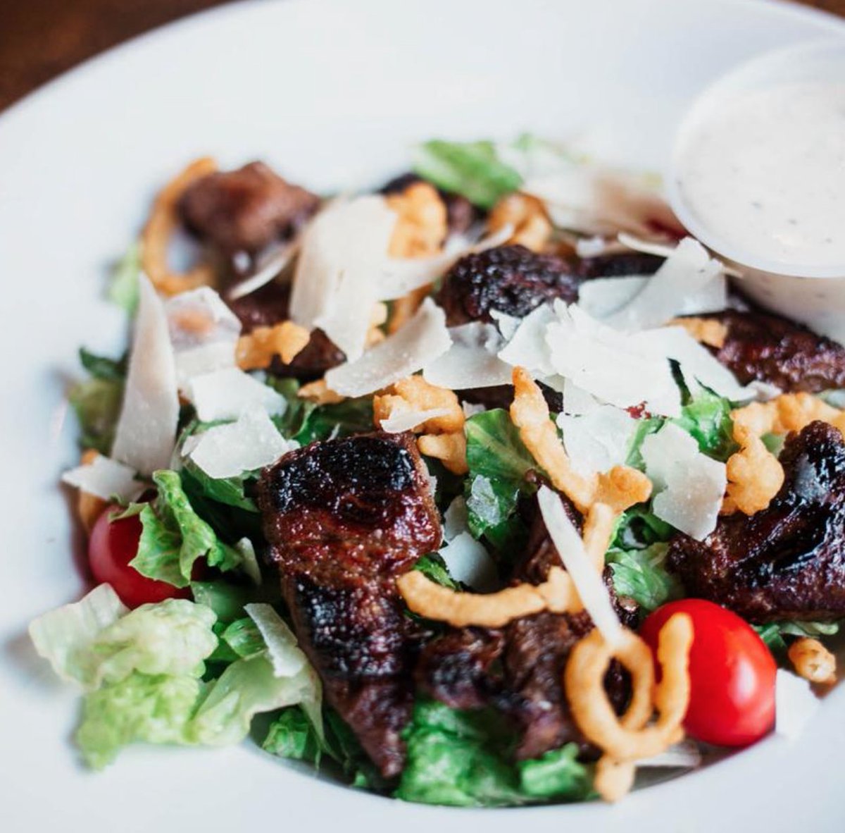 MurphysPVD's tweet photo. Steak Tips! 
Steak Tips: w/ mashed potatoes, mixed veggies, brown bread
OR 
Steak Tip: Salad House green mix, steak tips, shaved Parm, crispy onions, boiled egg, tomato, and peppercorn dressing
OR
On the side! 
It's up to you! https://t.co/KuBWxZYdY4