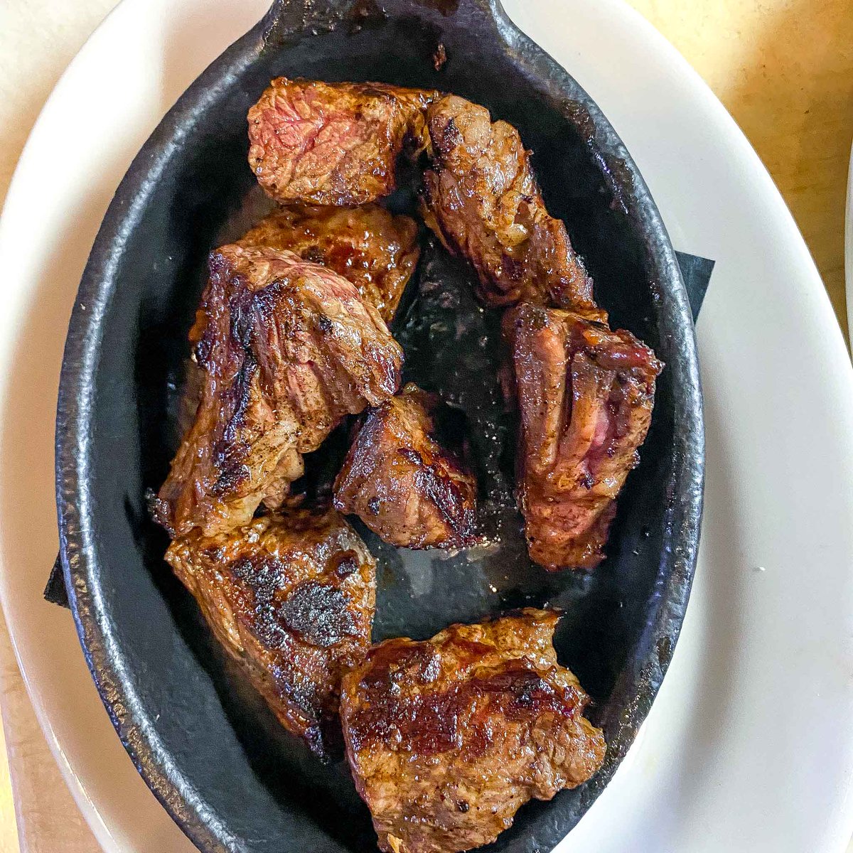 MurphysPVD's tweet photo. Steak Tips! 
Steak Tips: w/ mashed potatoes, mixed veggies, brown bread
OR 
Steak Tip: Salad House green mix, steak tips, shaved Parm, crispy onions, boiled egg, tomato, and peppercorn dressing
OR
On the side! 
It's up to you! https://t.co/KuBWxZYdY4