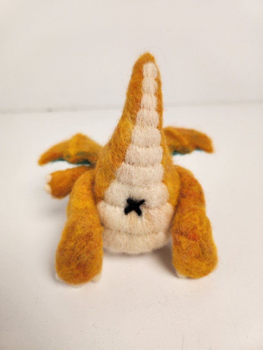 MitchGizzard's tweet photo. Dragonite o-o

#dragonite #commsopen #feltart #feltdoll #needlefelt #pokemon #cheeks #felting https://t.co/VNKSIcvWd5