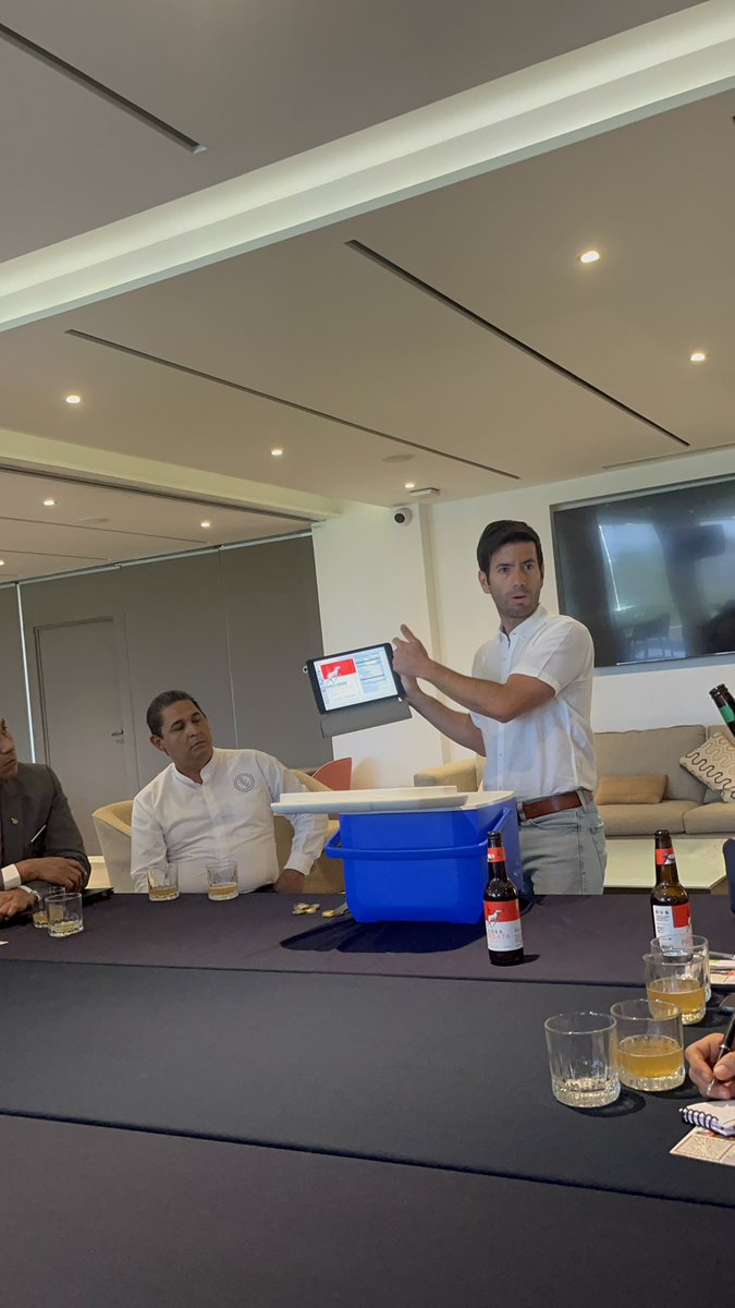 posdata_sidra's tweet photo. Destape de nuestra linea de #sidras en la capacitación al staff del #Guadalajara Country Club 📍⛳️🇲🇽 ¡Muchas gracias! https://t.co/Wt7147przL