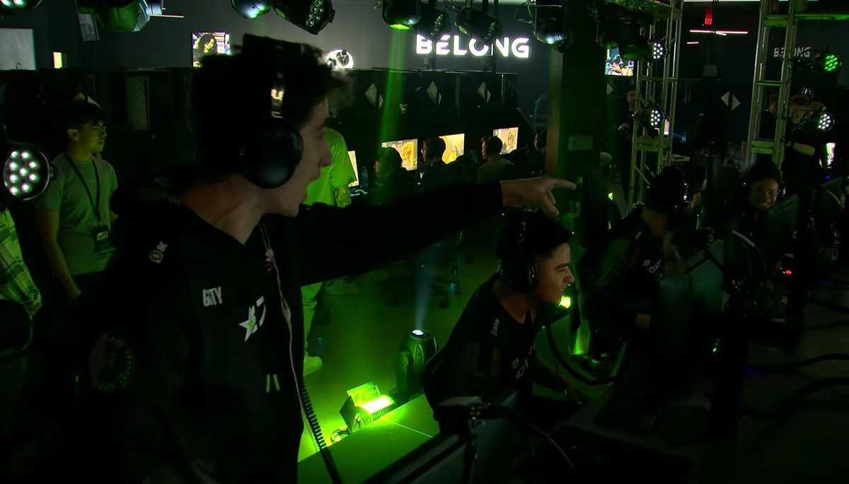 OpTic's tweet photo. SAME VIBES 🤣🔥 @oDanGhosty @DashySZN https://t.co/dMNKKEARJk