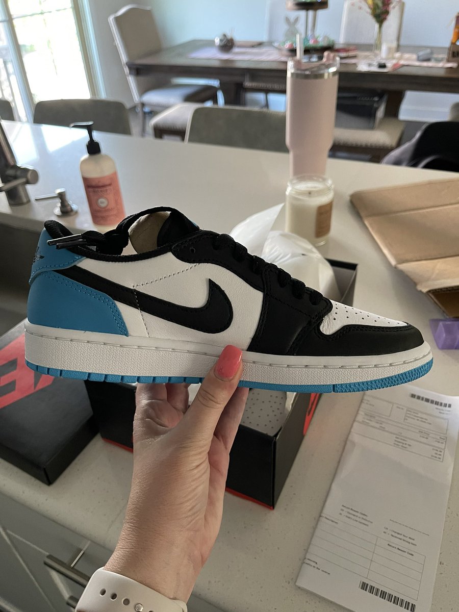 Nikki Wolfe tweet media