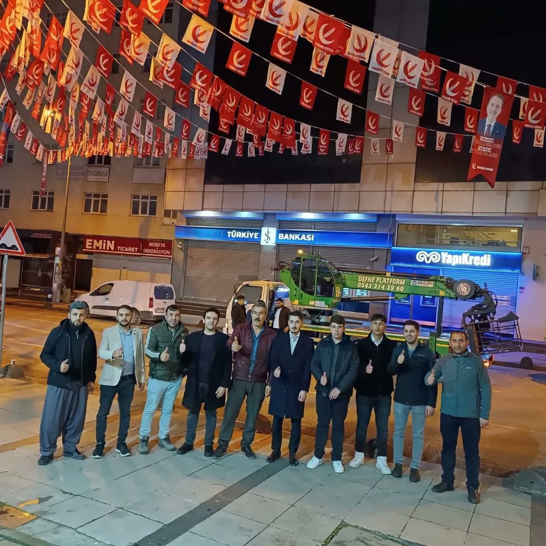 RpSancaktepe's tweet photo. Sancaktepe Teşkilatı Olarak SKM Ofisimizi Süsledik 
Akabinde Ramazan Bayramı Pankartlarımızı Astık Tüm İslam Aleminin Ramazan Bayramı Mübarek Olsun.
@ErbakanFatih
@rpmustafadogan
@YahyaAtes
@rprefahpartisi 
@refahist
#YenidenRefahPartisi 
#MilliGörüşMeclise 
#RamazanBayramı https://t.co/DEu18au6YO