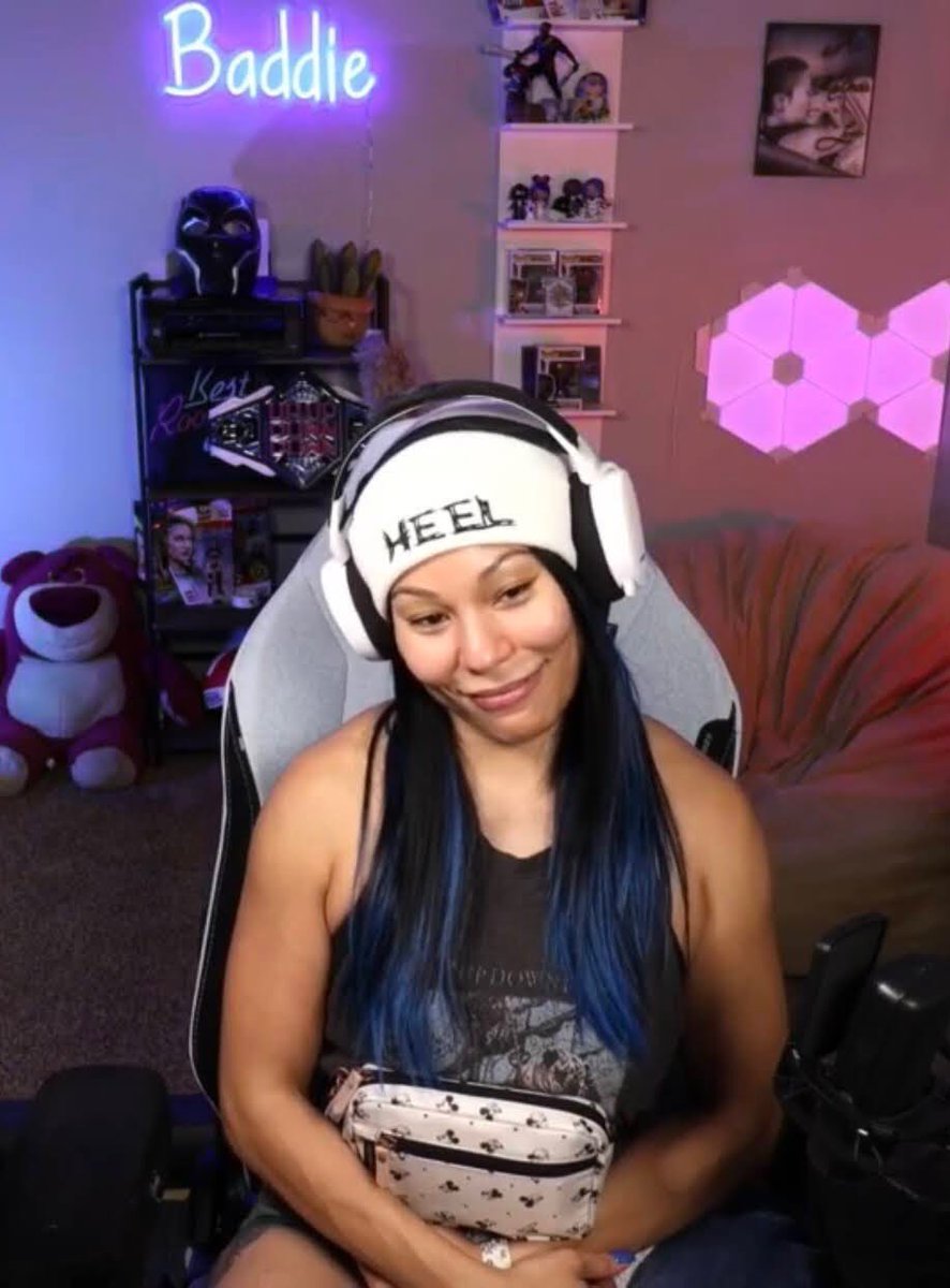 Lovatic5HDores7's tweet photo. Y’ALL!!! If y’all missed @MiaYim post birfday stream last night make sure to go out of your way to watch it!!! This woman deserves all the love and A LOT of people wanted to make sure she was reminded of this💙💙💙 https://t.co/4S7ln4emIq https://t.co/3yLXFogSBu