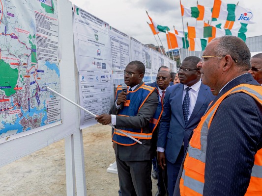 ClestinK's tweet photo. Côte d'Ivoire
75 milliards de FCFA pour construire 3 échangeurs à Abidjan

https://t.co/L48yzQrnyr https://t.co/3AwKdfrsMy