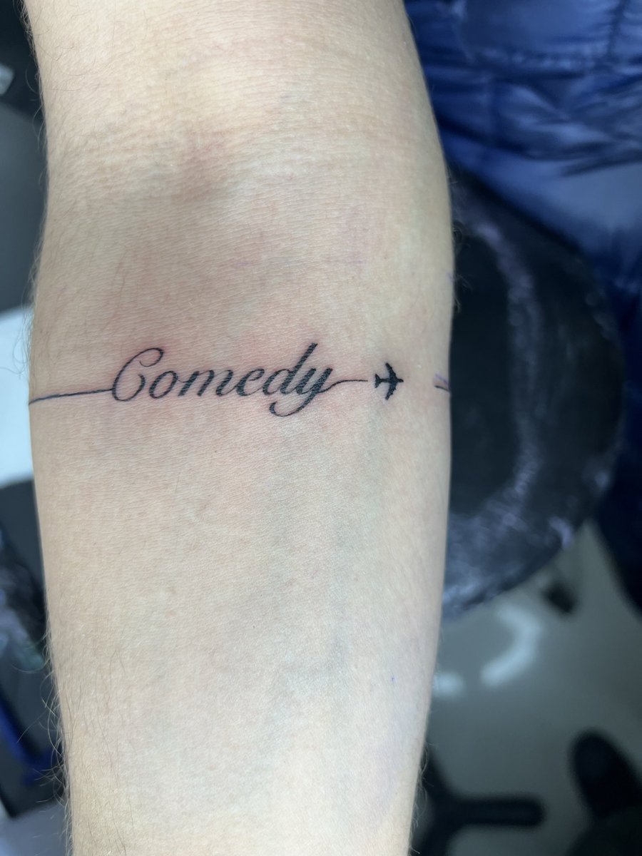 Una historia en 4 fotos

La Comedia me ha hecho viajar a lugares increíbles, conocer distintas culturas y hacer grandes amistades. Y hacerme ese justo en Provenza, horas antes de mi 1er show en Medellín fue MUY ESPECIAL! 🤩

Gracias Comedia ✈️♥️