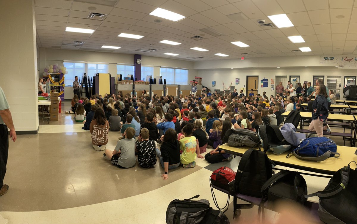 hprl_pbsd's tweet photo. 🌟5th Grade Ribbon Cutting Ceremony 🌟HPI is filled with gratitude and excitement as our PTO funded the Book Vending Machine to our community of readers! 🌟📚THANK YOU for bringing this project to life for our students and all future HPI Students!
@BookVending
 @HPEPBSD https://t.co/yWSD1JvGDQ