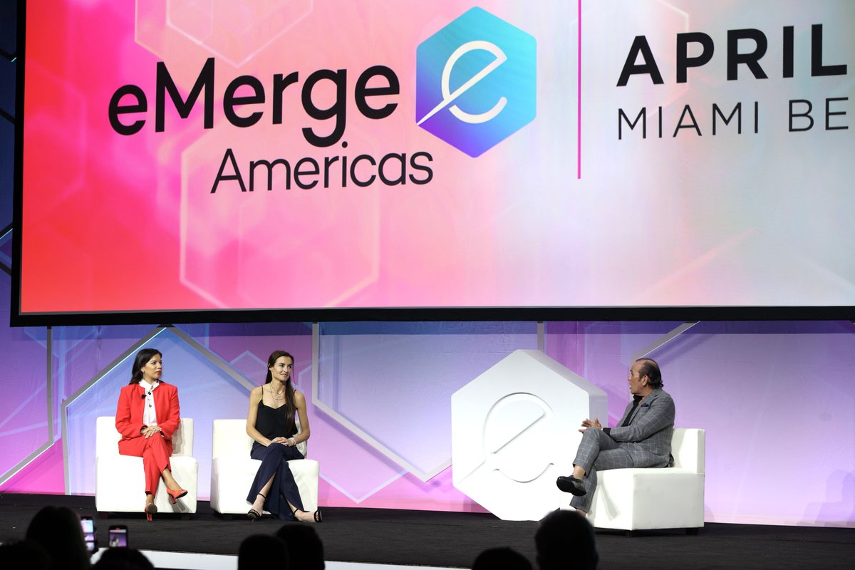 ¡Dale Que Tu Puede!🎉 We closed DAY 1 of #eMergeAmericas with an #empowering conversation with panelists @CelinaBelizan, @peteroestevez, @gabywallstreet on how aspiring #Latino leaders can break through barriers & amplify their communities through policy, #AI and more. #MiamiTech