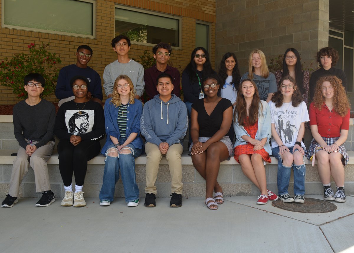 ARMathSciArts's tweet photo. Congrats to the 16 #ASMSA students who earned the Arkansas Seal of Biliteracy this spring! https://t.co/BxsfRtOJWx #DolphinPride #arbiliteracy @ARBiliteracy https://t.co/B5aQsMj3yP