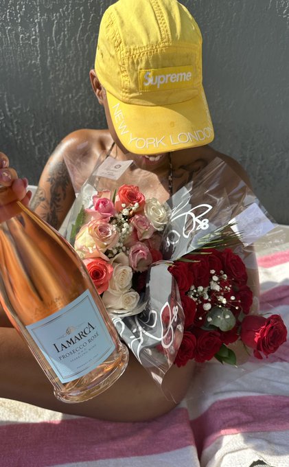 my gf, from across the country with surprises, thank you baby girl 🥹🥹🥹 @princessemilyle https://t.co