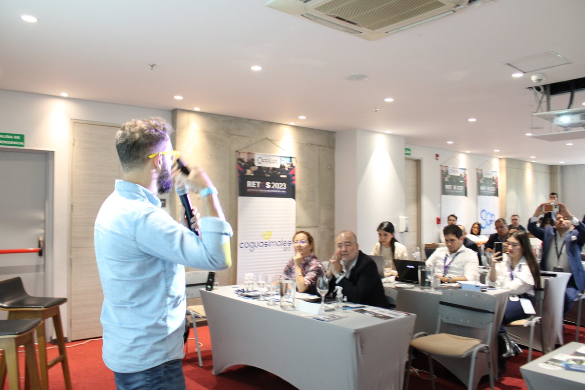 Colcob_Colombia's tweet photo. 📣Cerrando esta jornada del #ForoColcob en Cali con @luis3etancourt “Comunicar que se hace parte de un propósito superior al pagar una acreencia, porque mantiene el ciclo, es una motivación extra para que los usuarios se comprometan con ese propósito” https://t.co/Ny8x99SLkZ