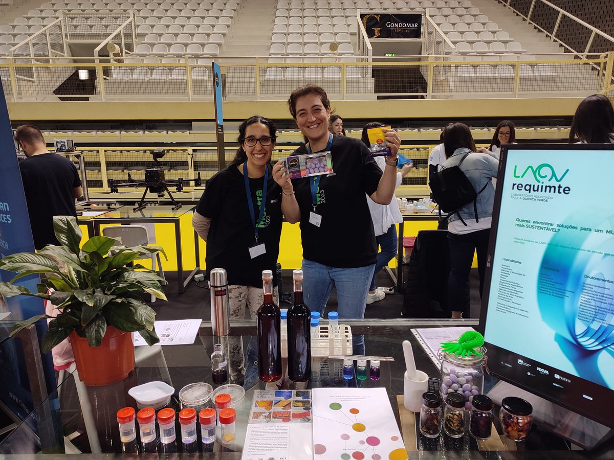laqv_requimte's tweet photo. ...e começou hoje a aventura do #laqv na #MostraUP 🧪🤩🤩 Parabéns aos nossos representantes 👏👏🐢 https://t.co/h1ZKexzGEA
