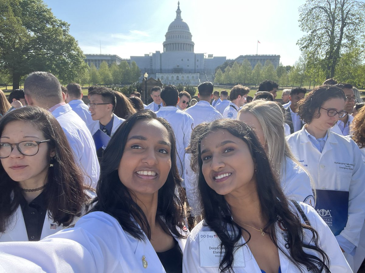 PicNik98's tweet photo. Today was THE DAY! Went to both the House and Senate to bring attention to HR 2474, HR 1202/S. 704 &amp; THCGME program! Legislature supporting resident loans, physician compensation and teaching hospitals in rural areas!

Huge thank you to @WCUCOMDO @AOAforDOs @DOsofMOMA https://t.co/9zPCDdWy8G