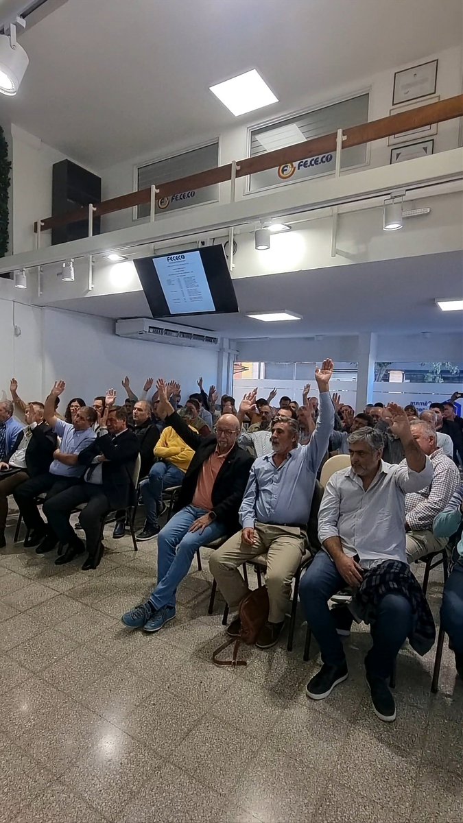 fececosf's tweet photo. Asamblea Fececo: Leandro Aglieri @leandroaglieri , elegido presidente por unanimidad.
"Tenemos mucho en carpeta, con una visión clara, para que podamos defender mejor los derechos que tenemos los comerciantes, los industriales, los pymes, los emprendedores" manifestó https://t.co/zwMMeKGAkV