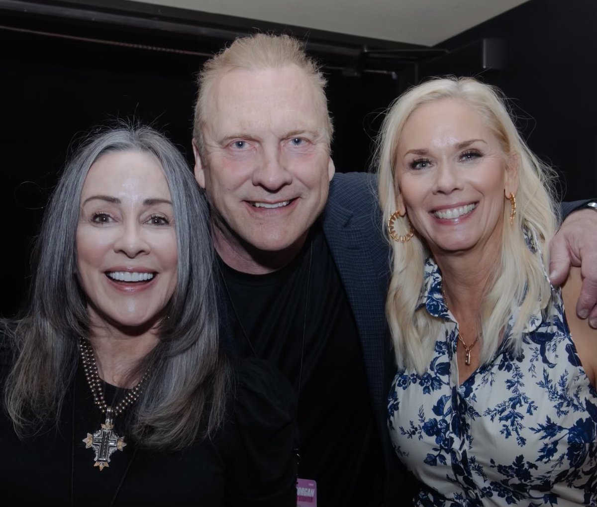 PatriciaHeaton's tweet photo. Never laughed so hard last night at the Opry listening to these incredibly talented and funny women - @LeanneComedy (check out her new Netflix special!) @anjelahjohnson (my pal from Moms’ Night Out!) and @kmillscomedy (darn it didn’t get a picture!) https://t.co/hxP2TwaDpR