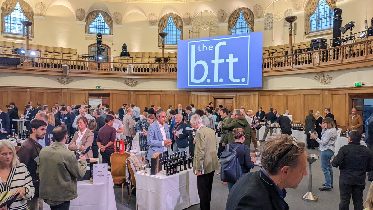 mjrsomm's tweet photo. Another trip to London today, this time for the great @thebft

Humble to take part of @Kopke1638 Masterclass with winemaker Carlos Alves showing impressive age worthiness of white port. Among others tried their 1935 Colheita, bottled just last week! https://t.co/CQH2JQUEOO