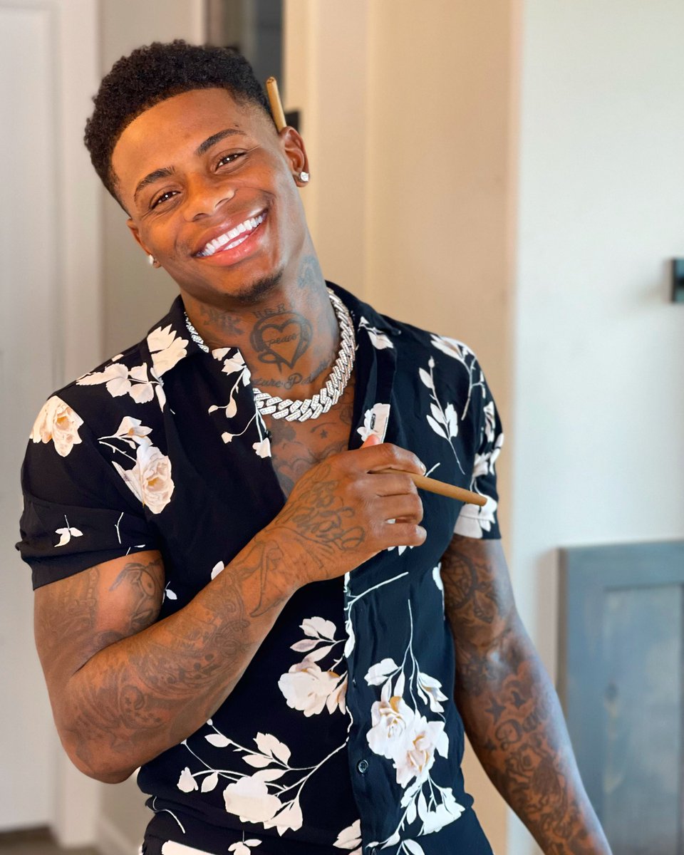 Lilhuhofficial on Twitter: "Happy 4/20"