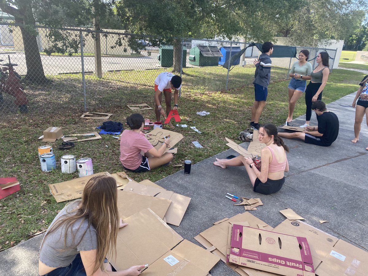 DeLand High Renaissance tweet media