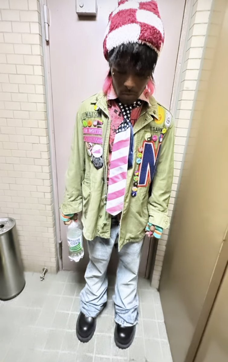 uziawge's tweet photo. Lil Leslie Vert 👩🏾‍🎤🦇 https://t.co/vGpLr2HsrR